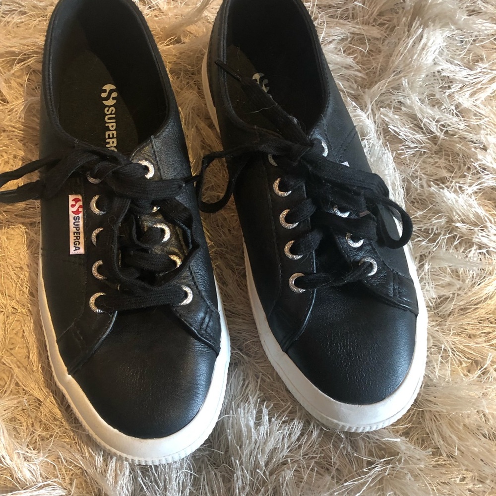 Black superga tennis shoes